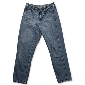 American Eagle Mom Straight Jeans